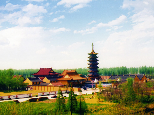息心寺原名息心庵,坐落于黄海之滨,射阳河畔,寺院既有汉传佛教寺院的
